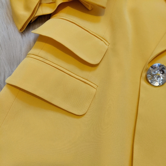 Sara Berman bright yellow bow sleeve blazer. - Picture 8 of 11